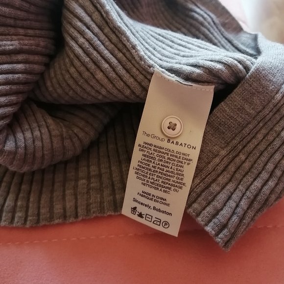 ** SOLD ** ARITZIA BABATON long grey button up dress - Picture 4 of 4